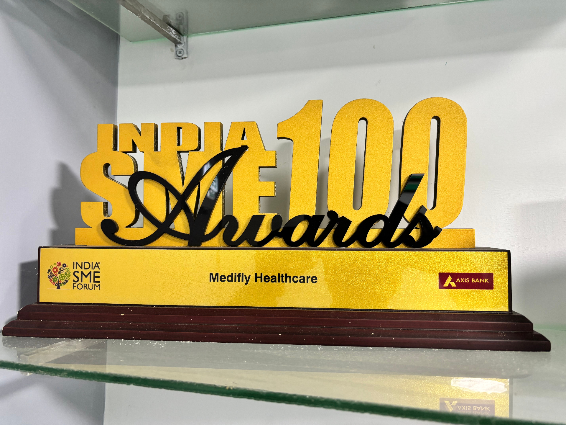 India SME 100 Awards trophy presented to Medifly Healthcare